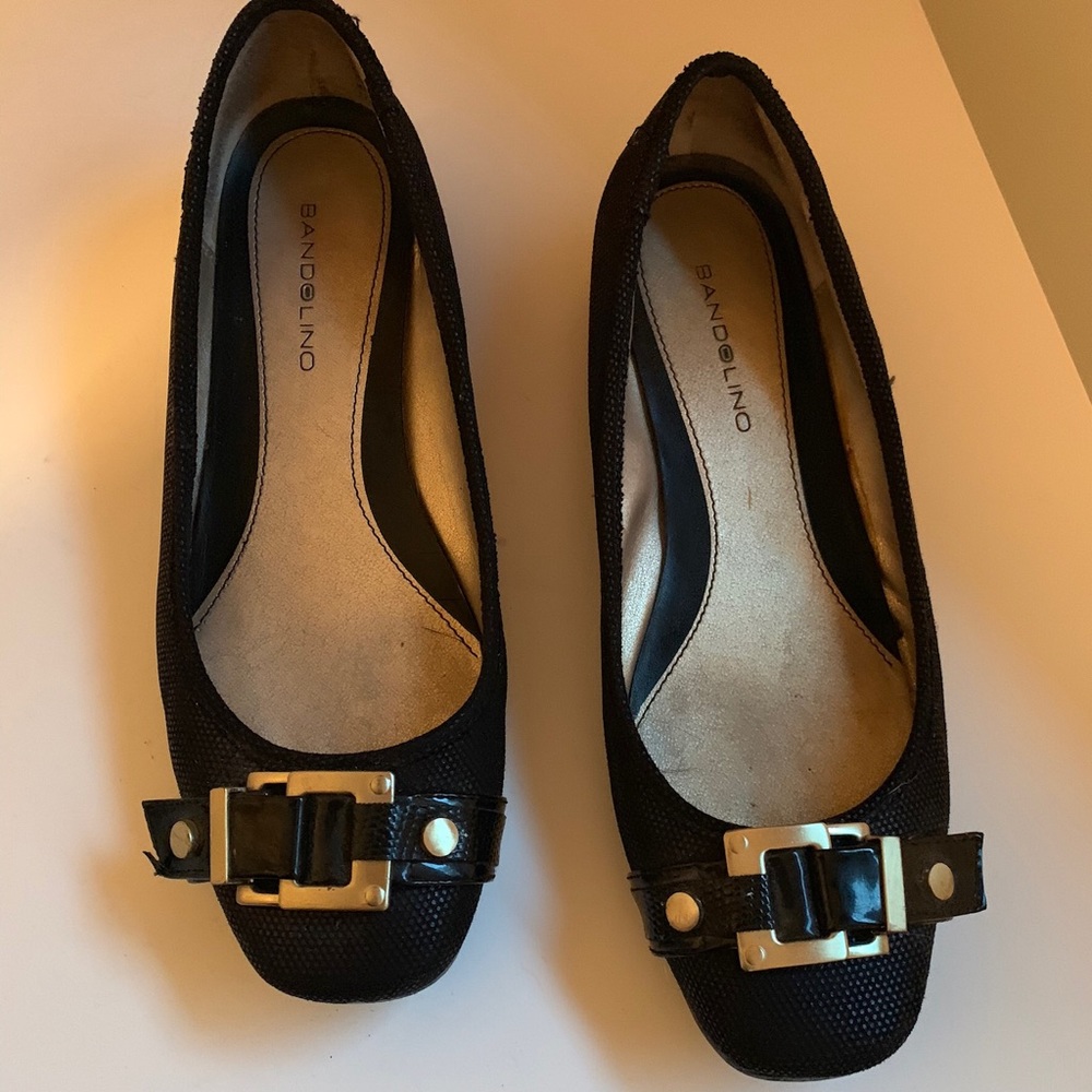 Bandolino black flats